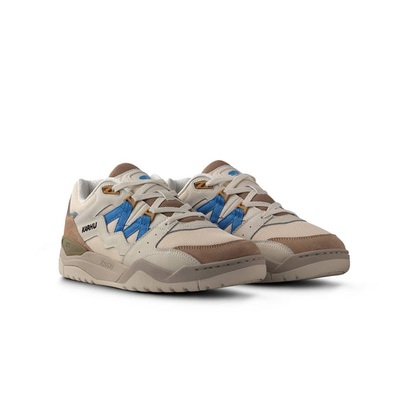 Karhu fusion XT Sneakers brunes et bleu pour hommes vue de trois quarts