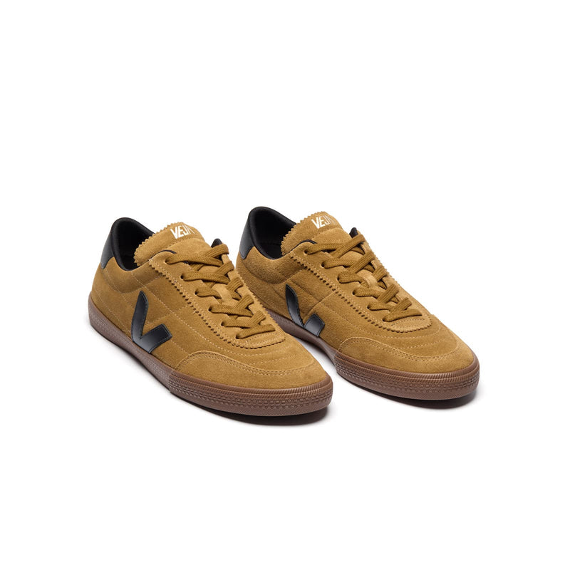 3/4 view of eco-friendly VEJA Panenka retro sneakers in tent bark men and women