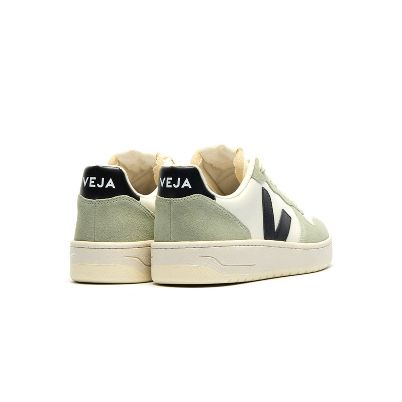 Back view of Veja V-10 Clay – sustainable sneakers with contrasting clay heel tab and Veja branding