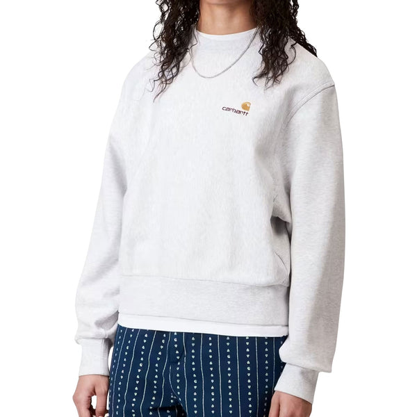 carhartt Script sweat gris pour femmes vu de face porté