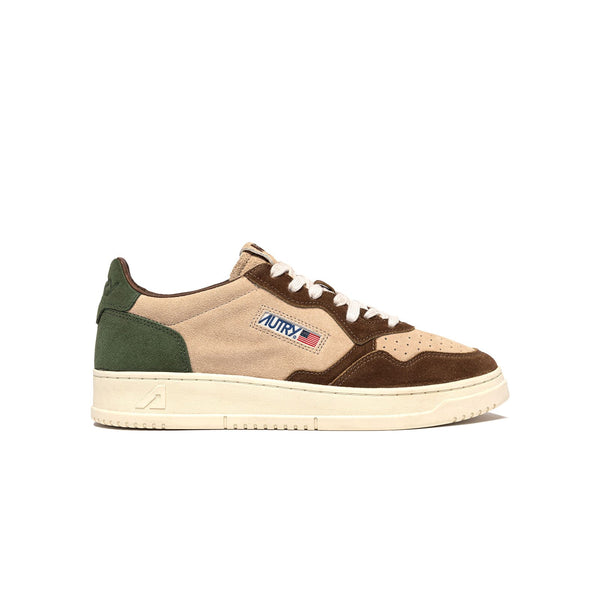 baskets autry en suede brunes et beige hommes vue de profil