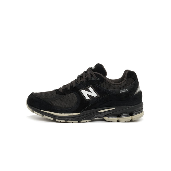 sneakers new balance noires vues de profil 