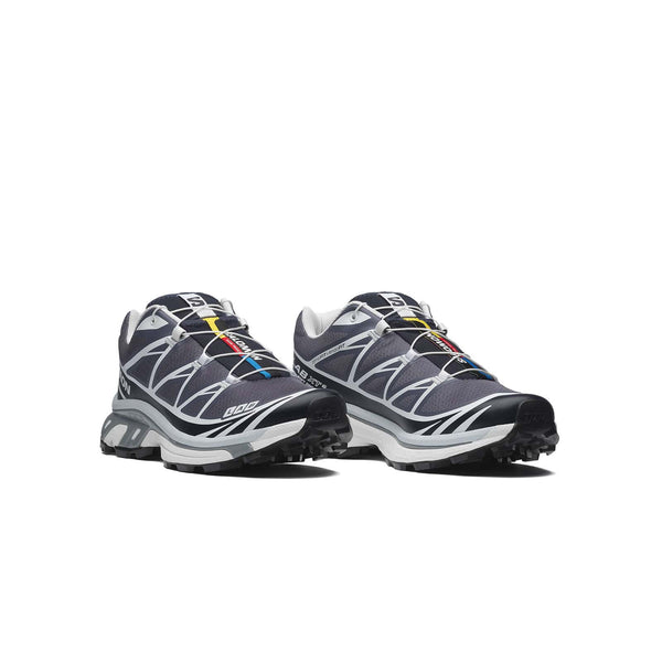 sneakers salomon XT-6 hommes et femmes grises vue de trois quarts