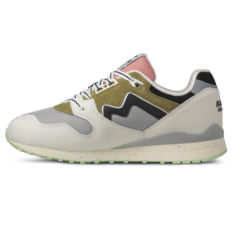 Sneakers - Karhu - Synchron Classic // Lily White/Green Moss - Stoemp