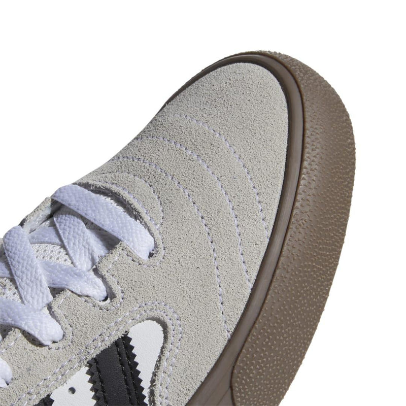 Sneakers - Adidas Skateboarding - Busenitz Vulc II // Cloud White/Core Black/Gold Metallic // GW3190 - Stoemp