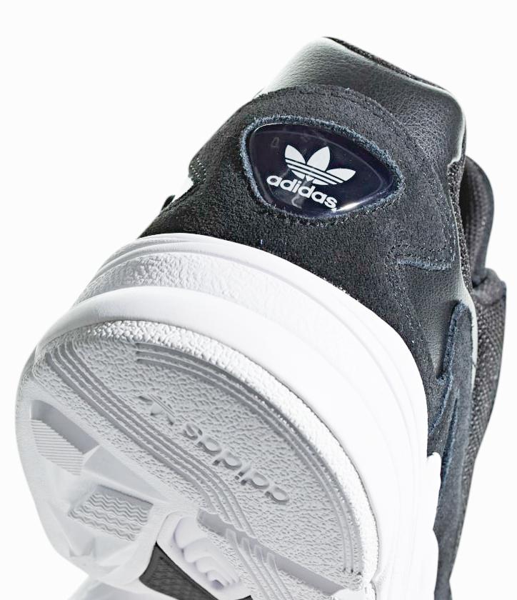 Dark Slate Gray Falcon W // Noires/Noires // B28129 Sneakers Adidas