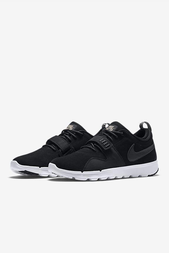 Black Trainerdendor // Black/Black White Sneakers Nike SB